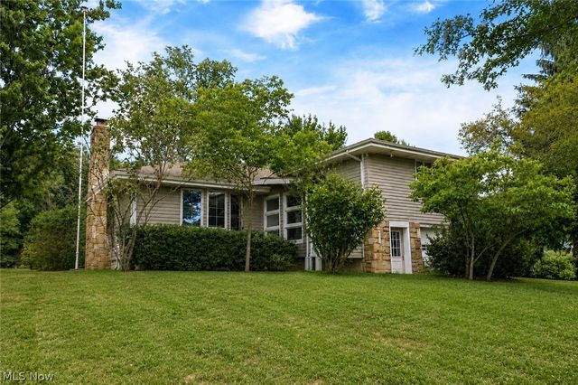 4146 Barclay Messerly Road, Southington, OH 44470
