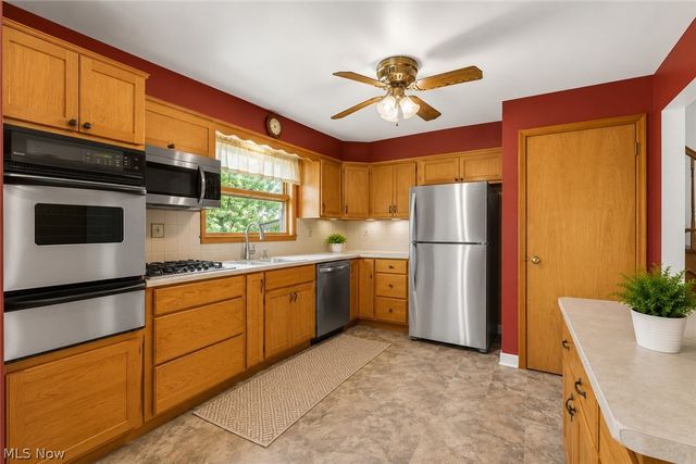 4146 Barclay Messerly Road, Southington, OH 44470