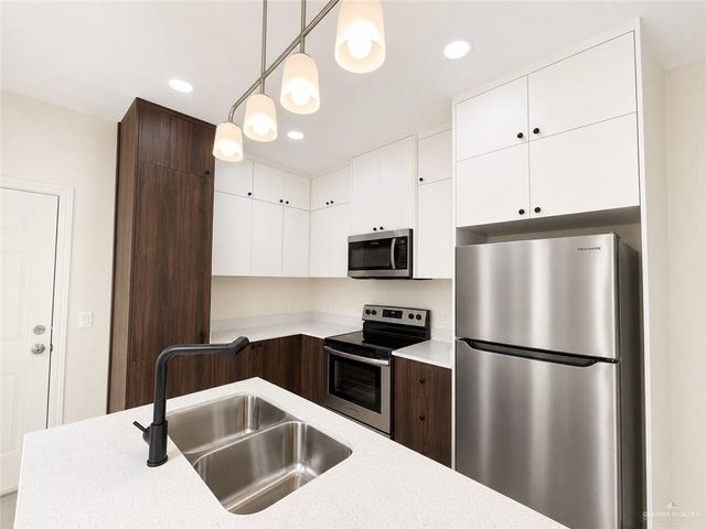 1202 Woodland Avenue, Pharr, TX 78577