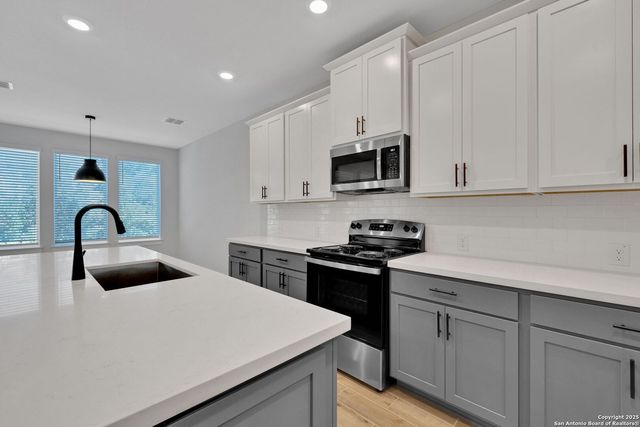 13647 GIOVANNIS GDN, San Antonio, TX 78253