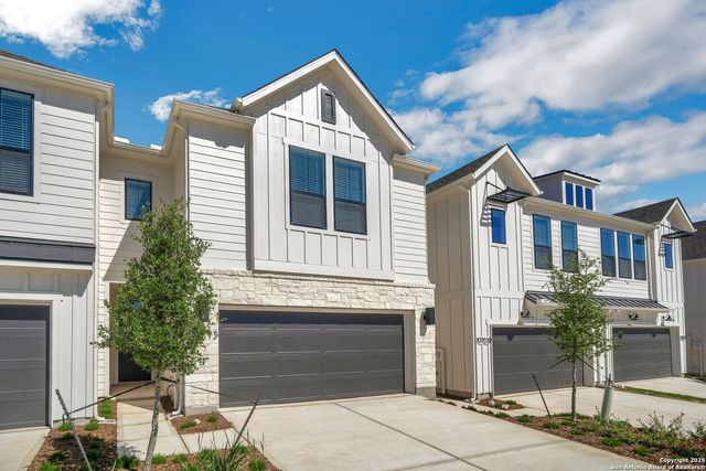 13647 GIOVANNIS GDN, San Antonio, TX 78253