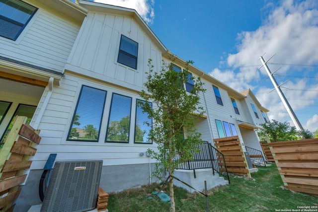 13647 GIOVANNIS GDN, San Antonio, TX 78253