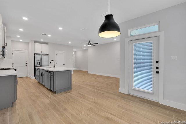 13647 GIOVANNIS GDN, San Antonio, TX 78253