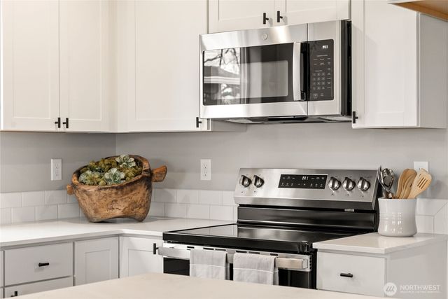 9401 17th Avenue E, Tacoma, WA 98445