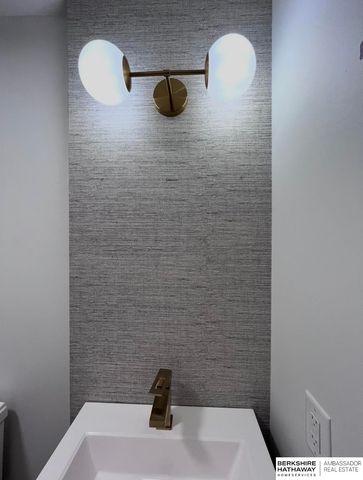 3944 Y Street, Omaha, NE 68107