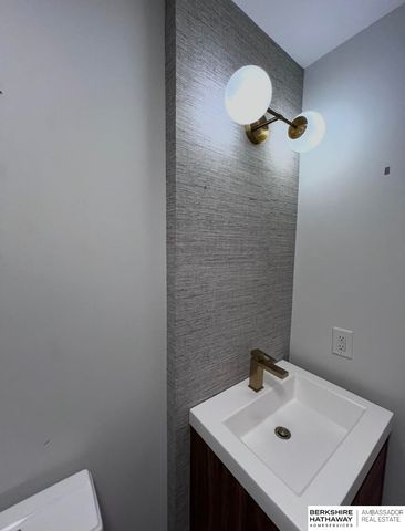 3944 Y Street, Omaha, NE 68107