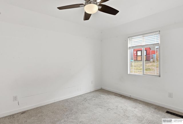 3944 Y Street, Omaha, NE 68107