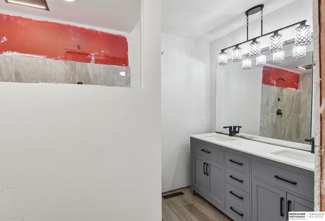 3944 Y Street, Omaha, NE 68107