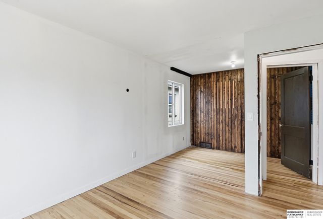 3944 Y Street, Omaha, NE 68107