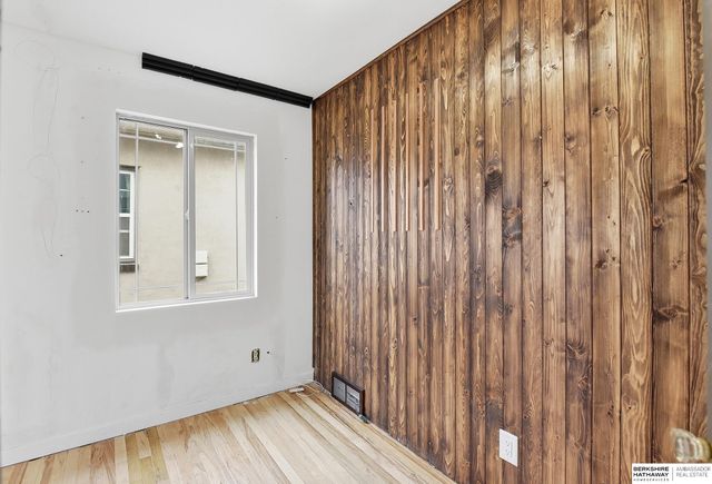 3944 Y Street, Omaha, NE 68107