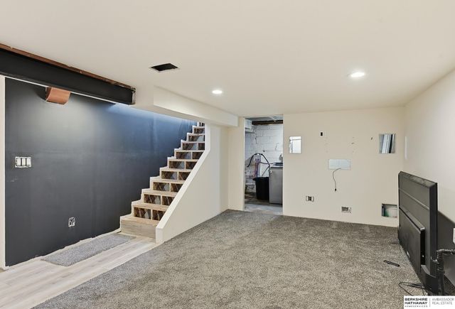 3944 Y Street, Omaha, NE 68107