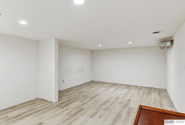 3944 Y Street, Omaha, NE 68107