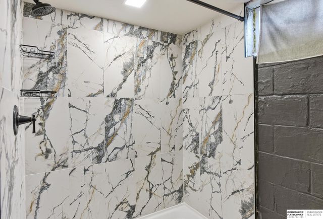 3944 Y Street, Omaha, NE 68107