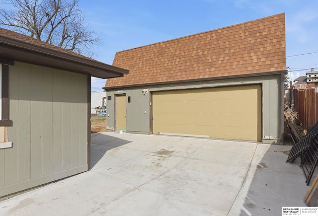 3944 Y Street, Omaha, NE 68107