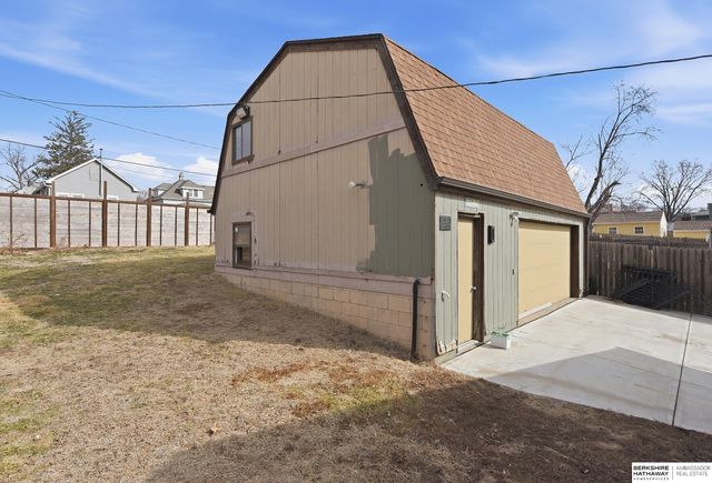 3944 Y Street, Omaha, NE 68107