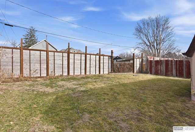 3944 Y Street, Omaha, NE 68107