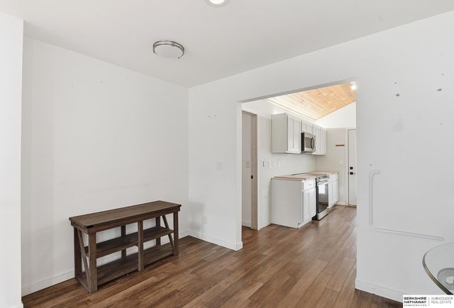 3944 Y Street, Omaha, NE 68107