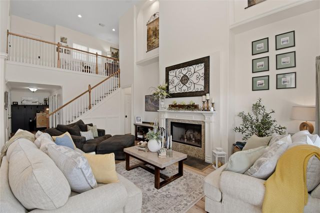 215 Lokai Street, Tiki Island, TX 77554