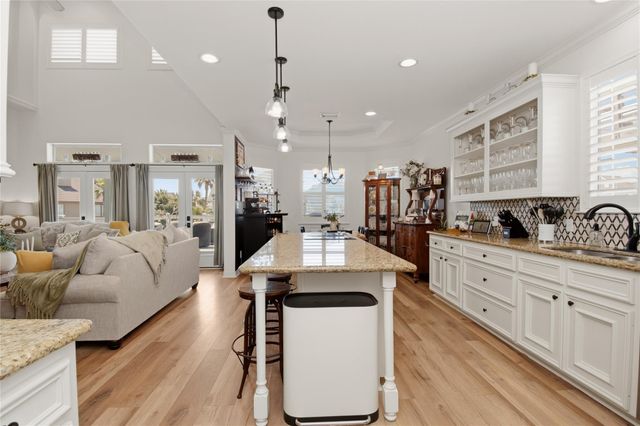 215 Lokai Street, Tiki Island, TX 77554