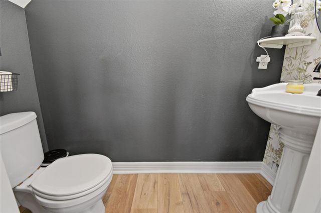 215 Lokai Street, Tiki Island, TX 77554