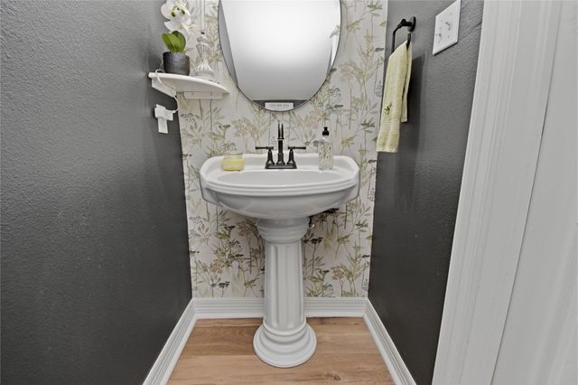 215 Lokai Street, Tiki Island, TX 77554