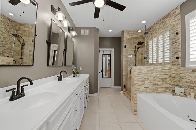 215 Lokai Street, Tiki Island, TX 77554