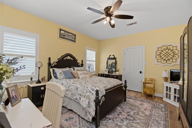 215 Lokai Street, Tiki Island, TX 77554