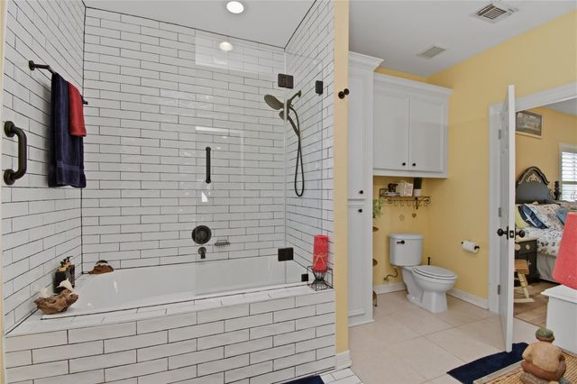 215 Lokai Street, Tiki Island, TX 77554