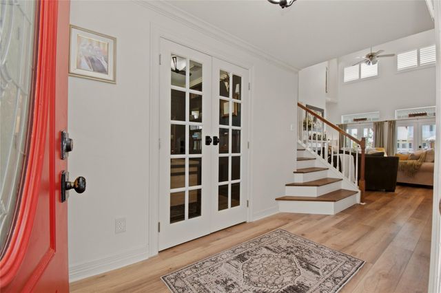 215 Lokai Street, Tiki Island, TX 77554