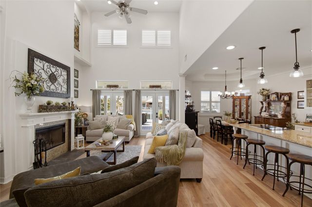 215 Lokai Street, Tiki Island, TX 77554