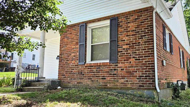 225 Kentucky Avenue, Paris, KY 40361