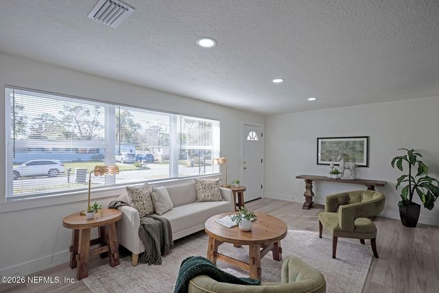 2133 W NATHAN Drive, Jacksonville, FL 32216