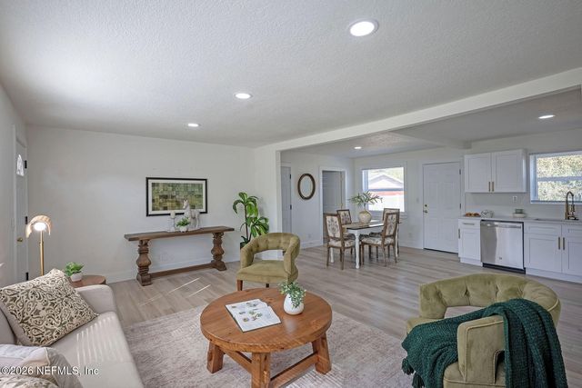 2133 W NATHAN Drive, Jacksonville, FL 32216