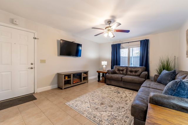 500 Paragon Mills Rd Apt M16, Nashville, TN 37211