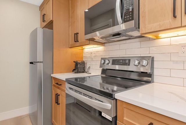 800 S BLVD OF THE PRESIDENTS 16, Sarasota, FL 34236