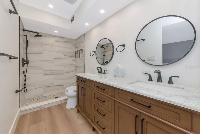 800 S BLVD OF THE PRESIDENTS 16, Sarasota, FL 34236