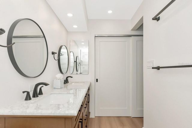 800 S BLVD OF THE PRESIDENTS 16, Sarasota, FL 34236