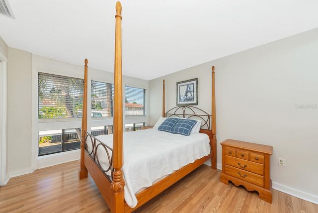 800 S BLVD OF THE PRESIDENTS 16, Sarasota, FL 34236