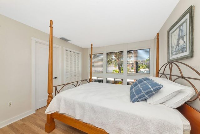 800 S BLVD OF THE PRESIDENTS 16, Sarasota, FL 34236