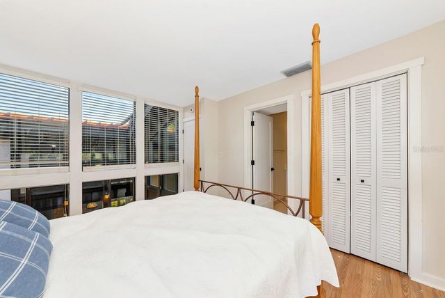 800 S BLVD OF THE PRESIDENTS 16, Sarasota, FL 34236