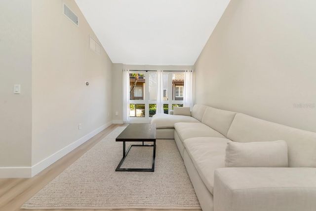 800 S BLVD OF THE PRESIDENTS 16, Sarasota, FL 34236