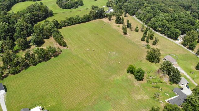 127 Bosham Rd, Westmoreland, TN 37186