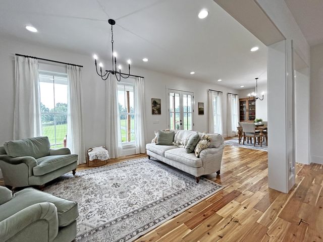 127 Bosham Rd, Westmoreland, TN 37186