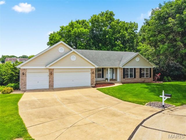 4 Sanborn Valley Court, St Peters, MO 63376