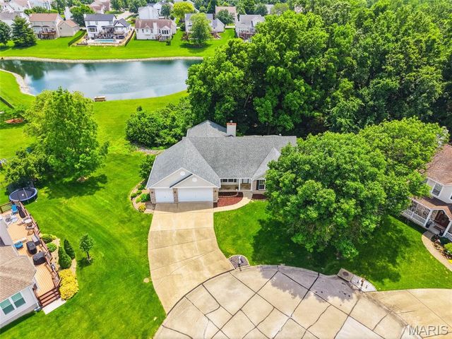 4 Sanborn Valley Court, St Peters, MO 63376