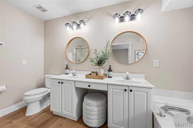 4 Sanborn Valley Court, St Peters, MO 63376