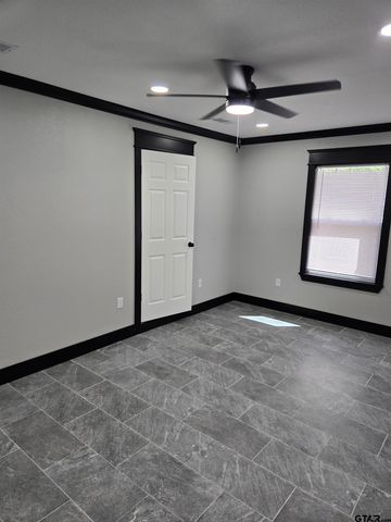104 Leland Dr, Athens, TX 75751