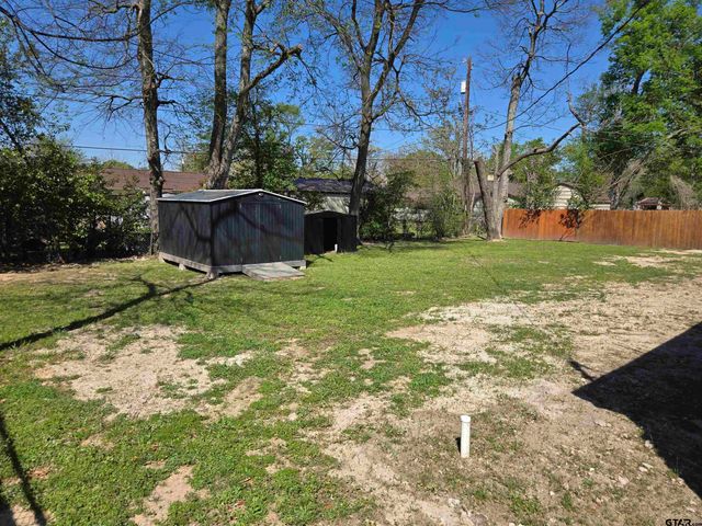 104 Leland Dr, Athens, TX 75751