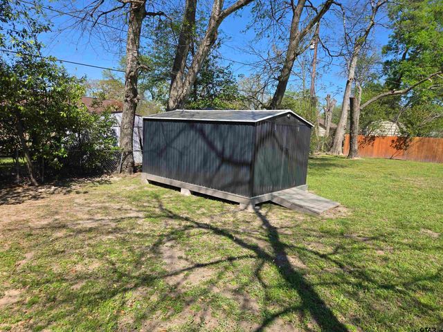 104 Leland Dr, Athens, TX 75751