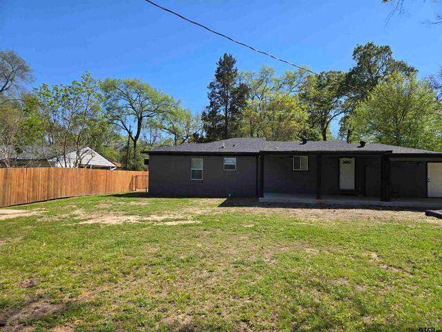 104 Leland Dr, Athens, TX 75751